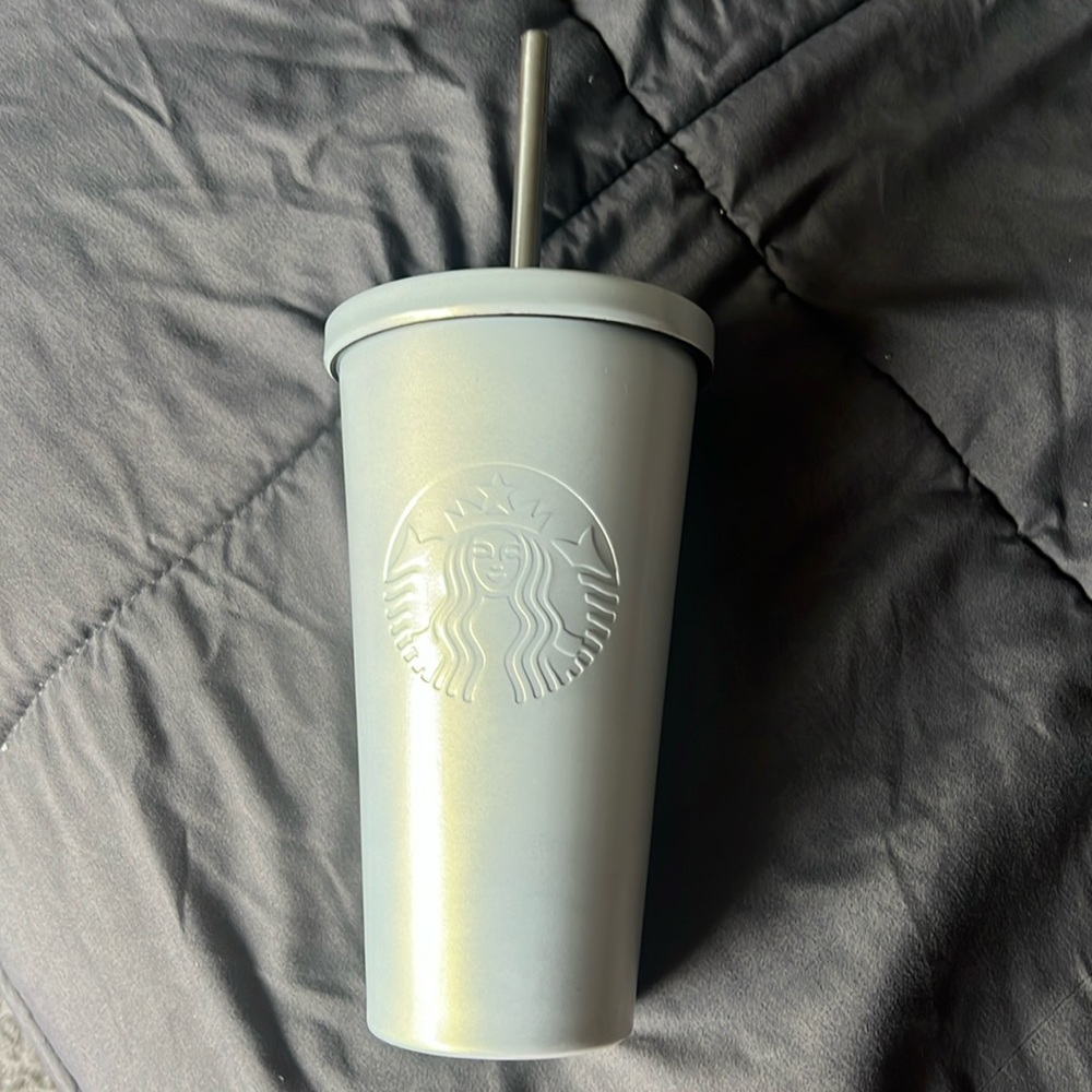Discontinued white shimmer metal Starbucks cup ✨✨